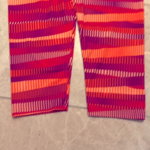 Adidas Geometric Active Capri Pants - Picture 4 of 7